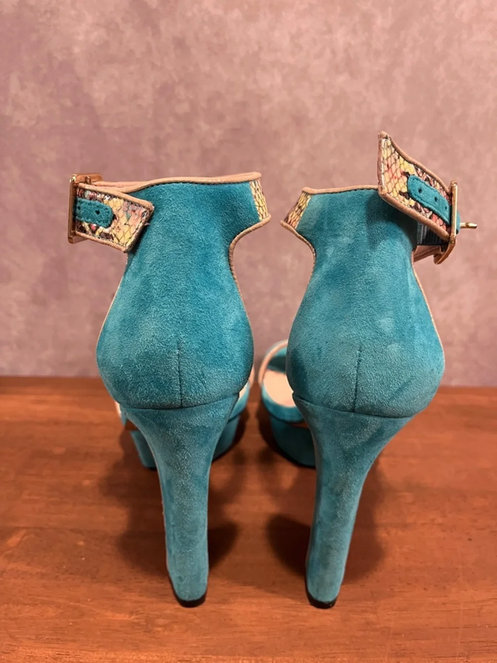 Vince Camuto Turquoise Suede Platform Ankle-Strap Platform Heels size 9